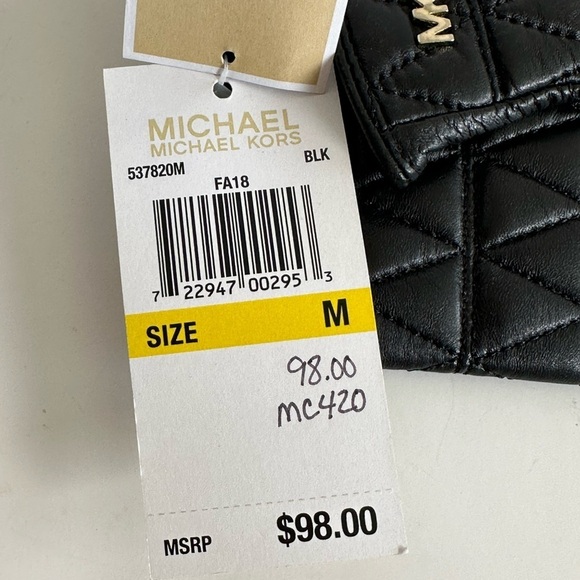 NWT Michael Kors Black Leather Quilted Gloves Sizes Small & Medium available - Picture 2 of 8